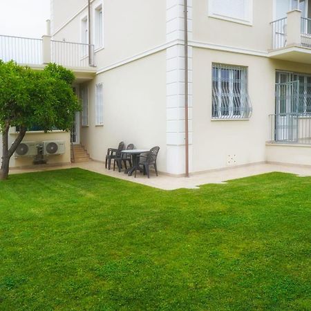 Residence Deamarina Marina di Massa Exteriör bild
