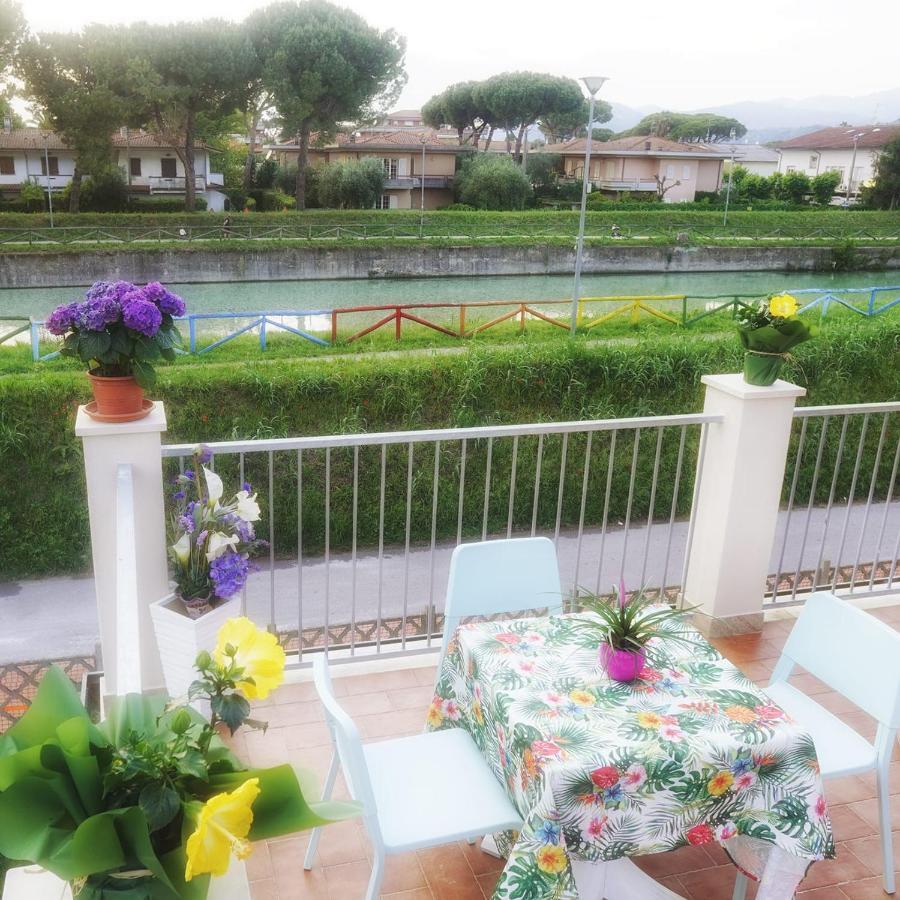Residence Deamarina Marina di Massa Exteriör bild