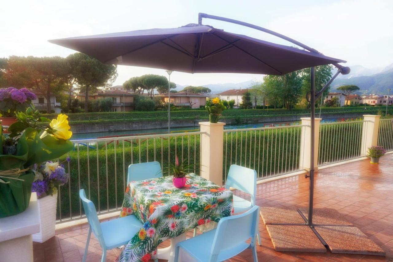 Residence Deamarina Marina di Massa Exteriör bild